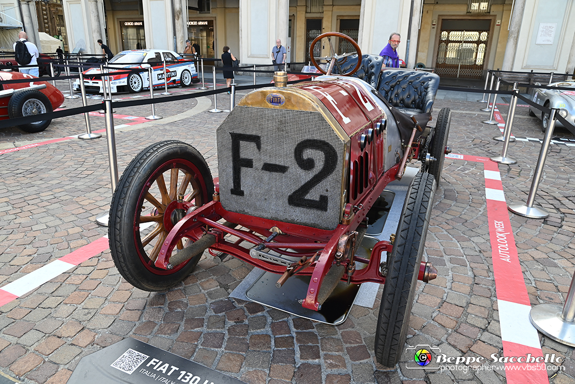 VBS_3859 - Autolook Week - Le auto in Piazza San Carlo.jpg